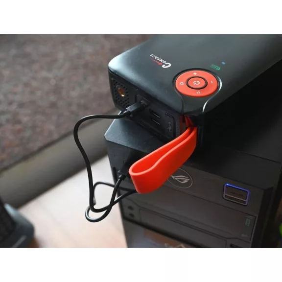 Compass indítóállomás kompresszorral, powerbankkal és lámpával (7200 mAh, 600 A)